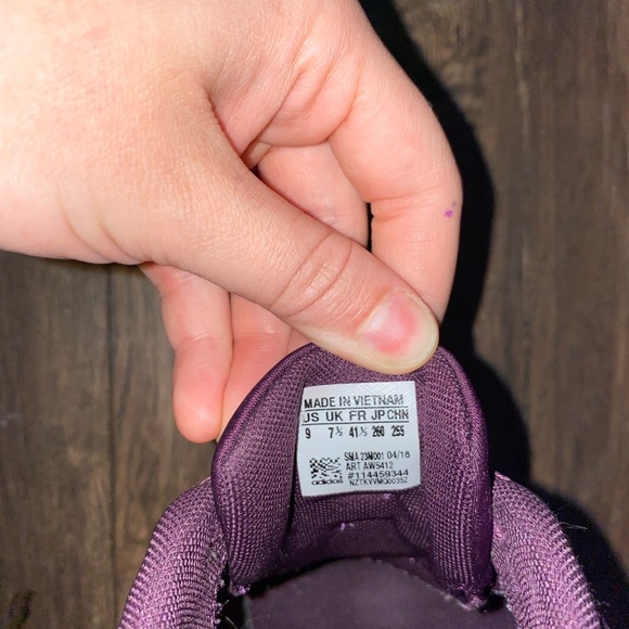 Purple Adidas sneakers size 9 - Picture 1 of 5